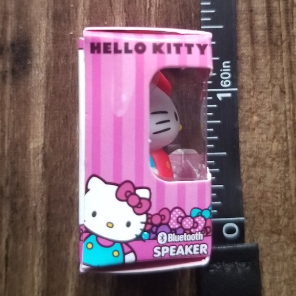 NEW - ZURU 5 Surprise Mini Brands - Hello Kitty Speaker Miniature Replica - Picture 3 of 7